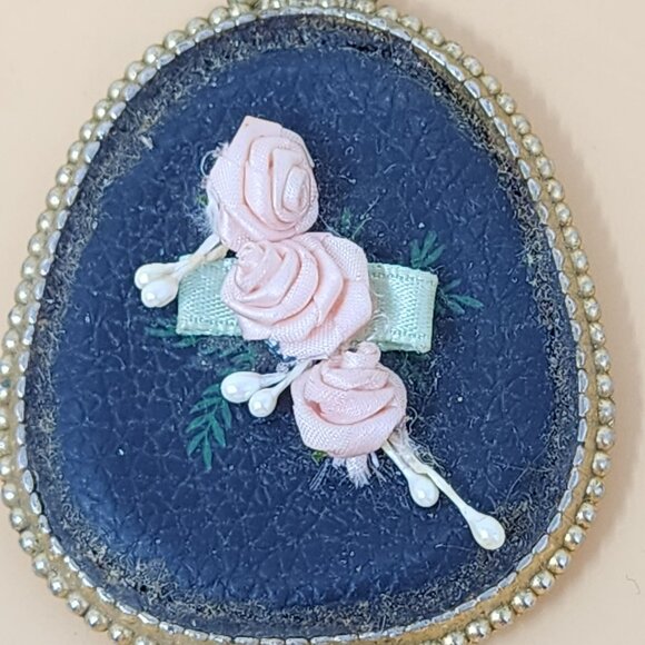 Vintage Handheld Vanity Mirror With Embroidered Pink Roses & Gold Beaded Trim - Picture 5 of 9